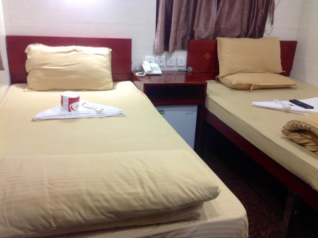 New Yan Yan Guest House reception 9th floor Flat E4 E6 Hongkong Buitenkant foto