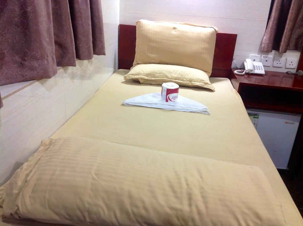 New Yan Yan Guest House reception 9th floor Flat E4 E6 Hongkong Buitenkant foto